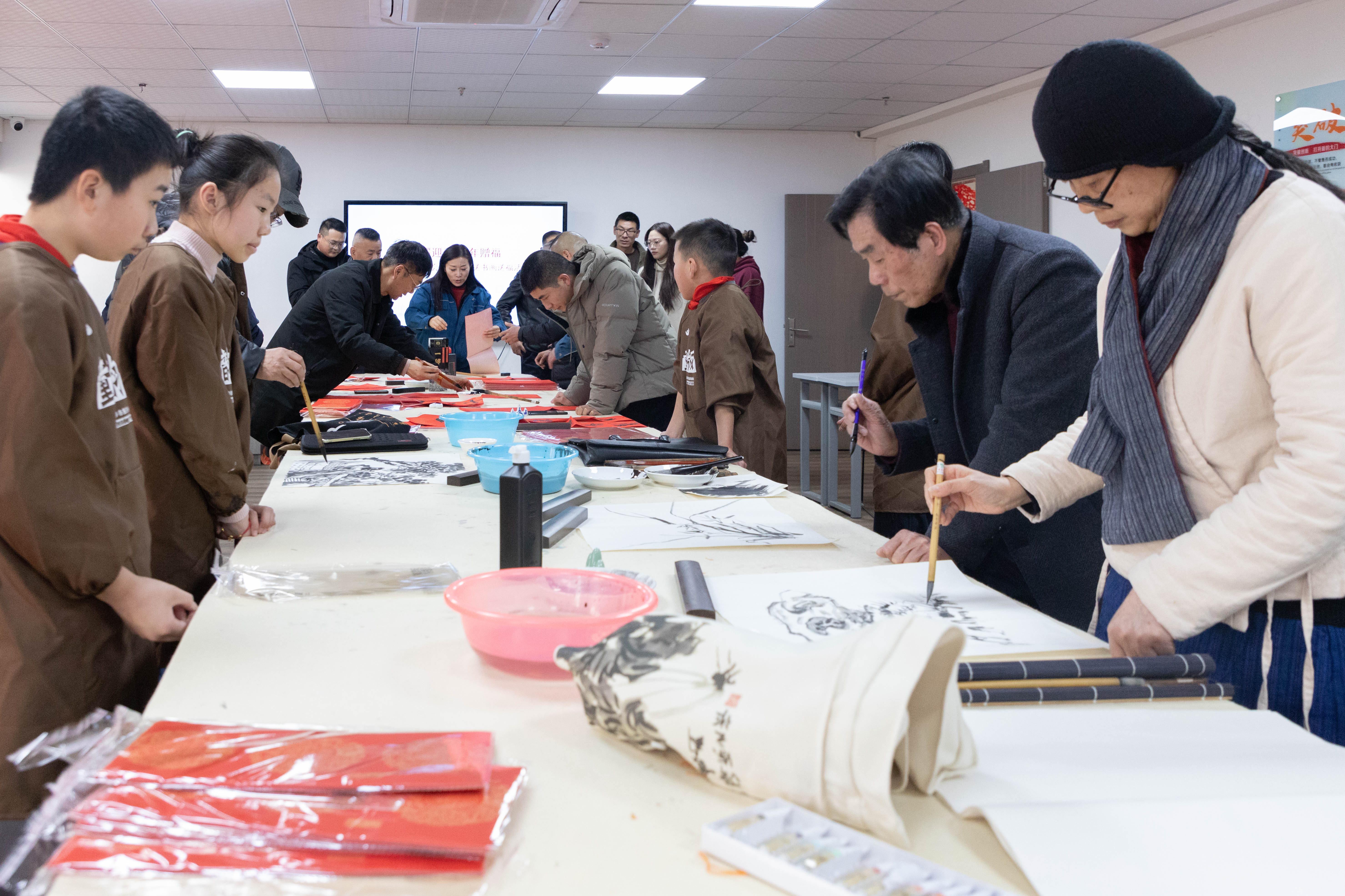 翰墨飄香，丹青亮彩 | 殘疾人之家聯合市政協書畫院開展新春聯誼活動